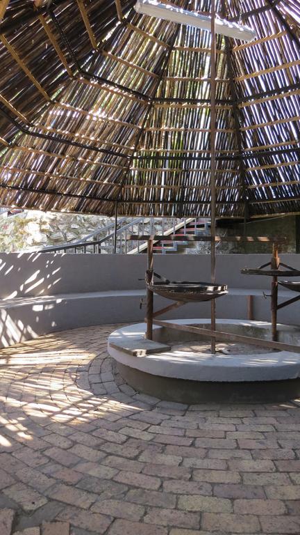 Pensao Guest Lodge Mbombela Extérieur photo