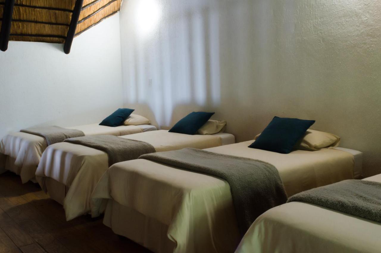 Pensao Guest Lodge Mbombela Extérieur photo