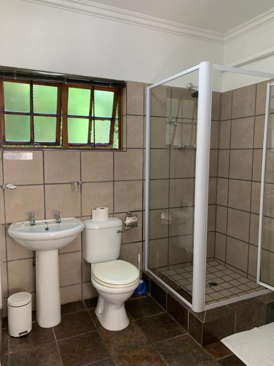 Pensao Guest Lodge Mbombela Extérieur photo