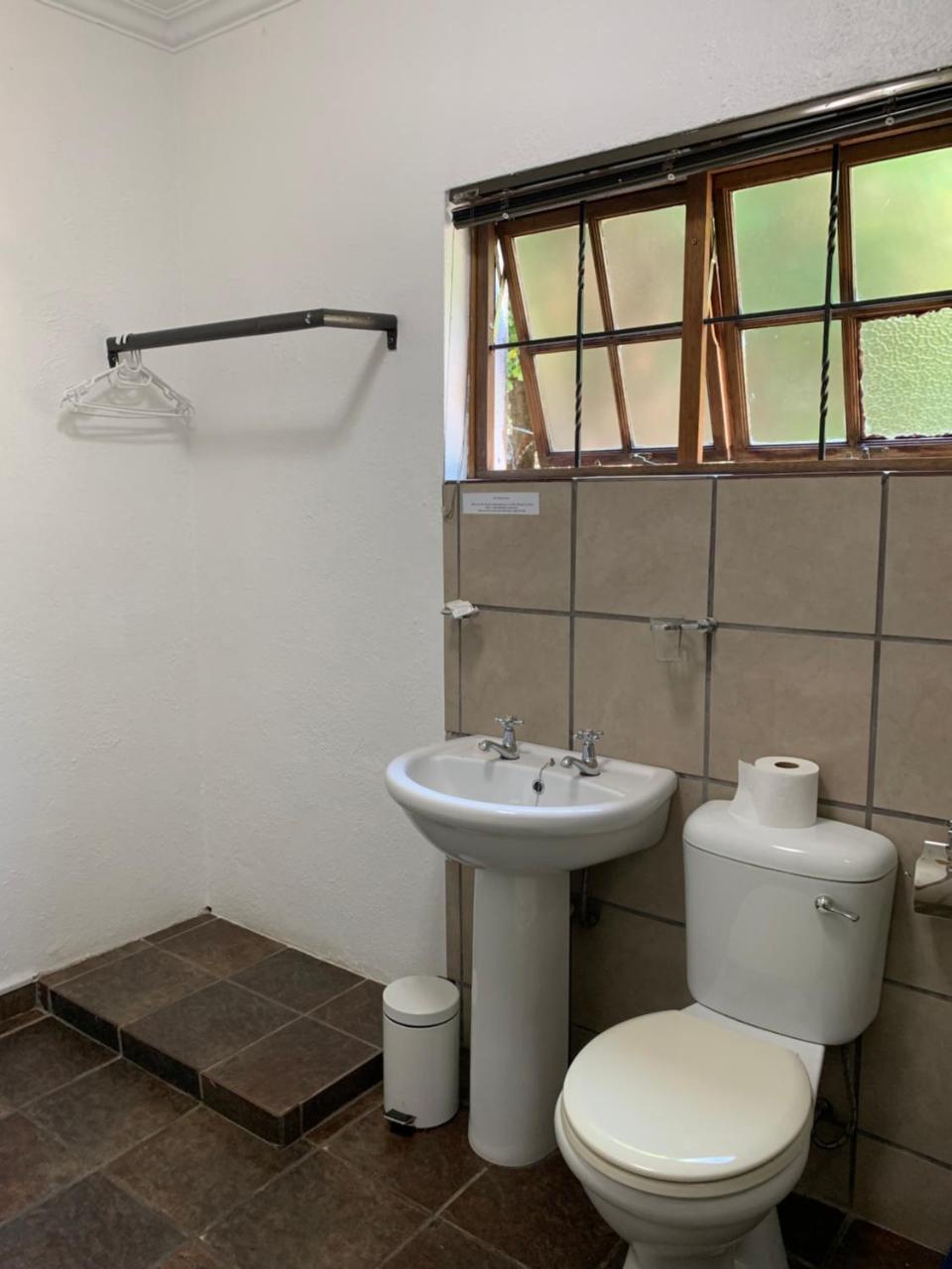 Pensao Guest Lodge Mbombela Extérieur photo